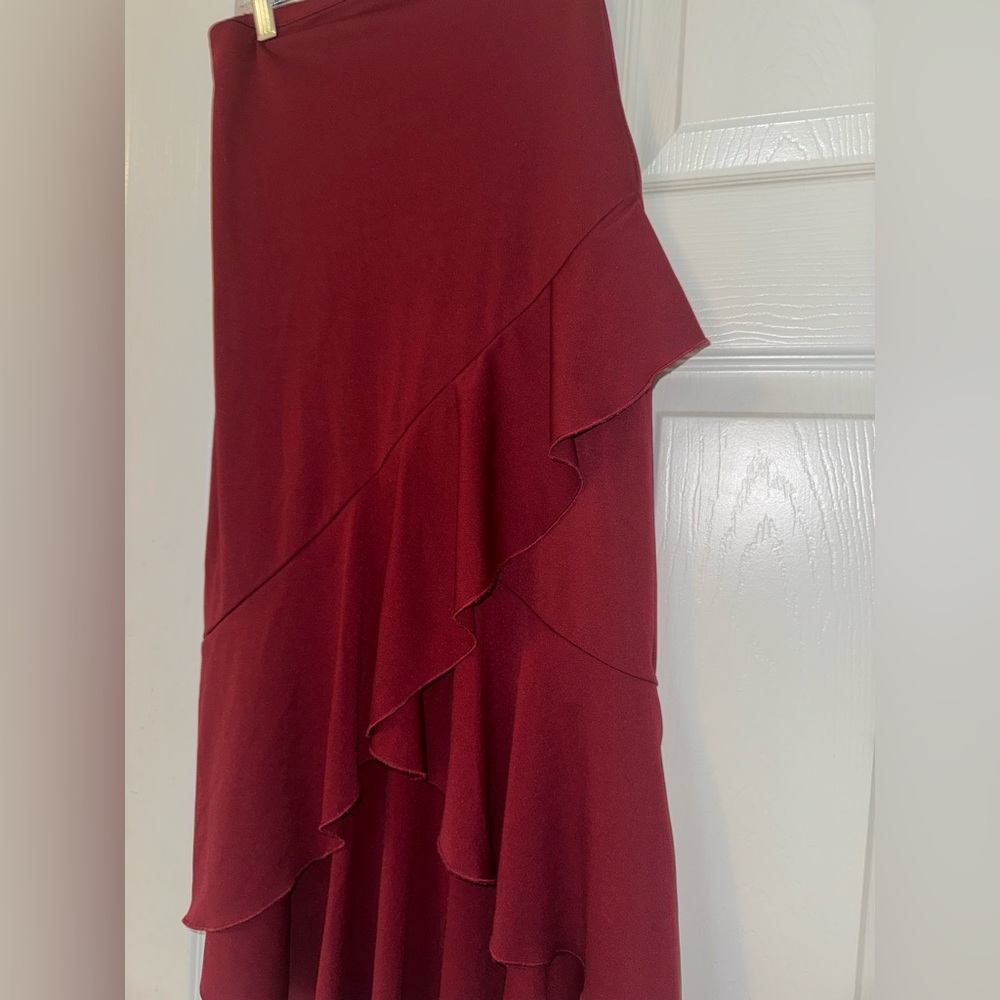 FemmeEstate Deep Wine Ruffle Skirt – Elegant Flow, Size Small